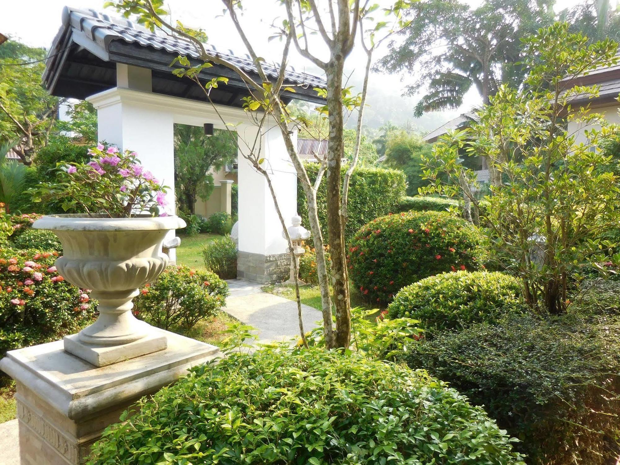 Holiday Village And Natural Garden Resort Phuket Dış mekan fotoğraf